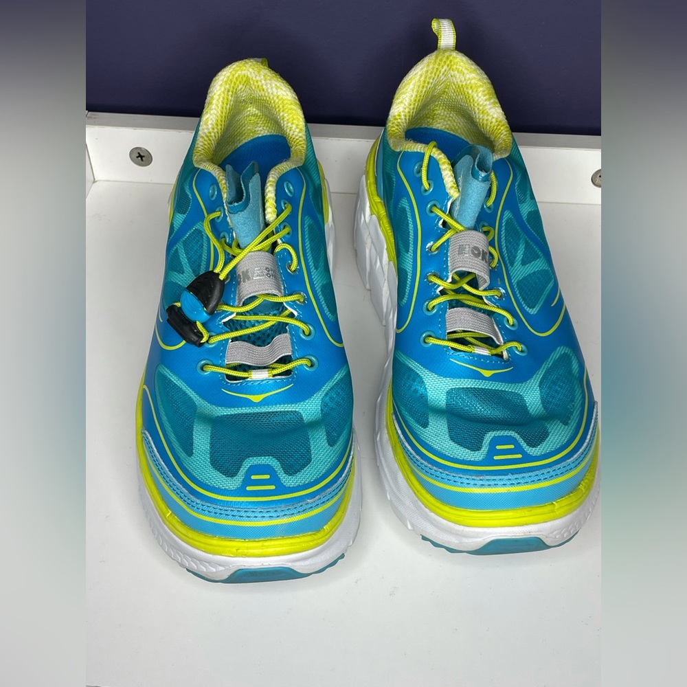 Hoka conquest womens 9